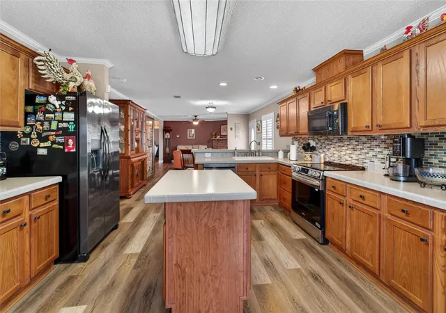 Photo 3 of Manufactured home for sale at 10039 Sterling Ave, Dade City, FL 33525 | MLS# TB8544125 | Listing updated on 2026-09-19