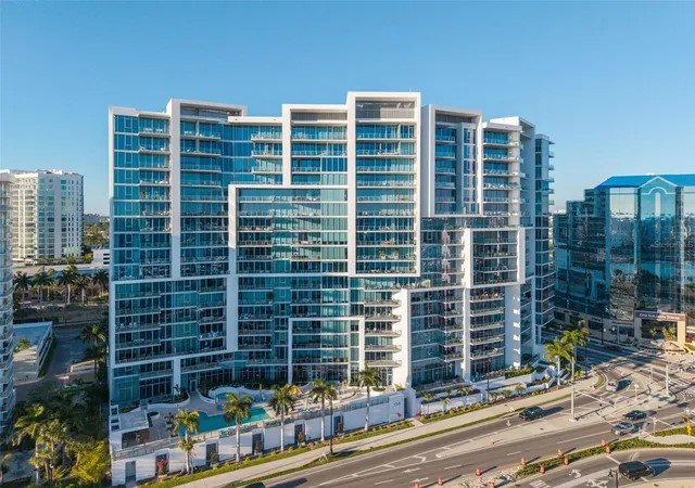 Photo 2 of Condo for sale at 1155 N Gulfstream Ave #1105, Sarasota, FL 34236 | MLS# A4704615 | Listing updated on 2026-09-18