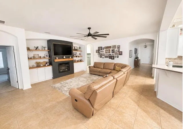 Photo 3 of Single family home for sale at 1518 Rhodeswell Ln, Dover, FL 33527 | MLS# TB8544131 | Listing updated on 2026-09-02