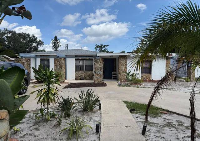 3rd image of 3613 6th Avenue S, Saint Petersburg, FL 33711 | MLS# TB8544134