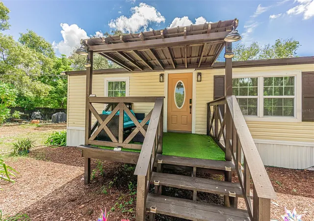 Photo 4 of Manufactured home for sale at 11420 English Walnut St, Hudson, FL 34669 | MLS# W7889078 | Listing updated on 2026-09-21