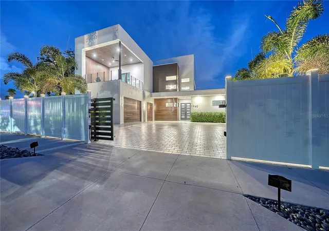 Photo 1 of Single family home for sale at 1960 Boyce St, Sarasota, FL 34239 | MLS# A4704619 | Listing updated on 2026-09-14