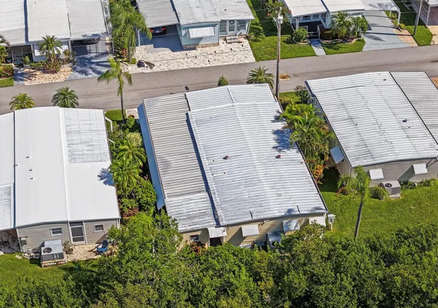 Photo 4 of Manufactured home for sale at 18675 US Hwy 19 N #427, Clearwater, FL 33764 | MLS# TB8544137 | Listing updated on 2026-09-23