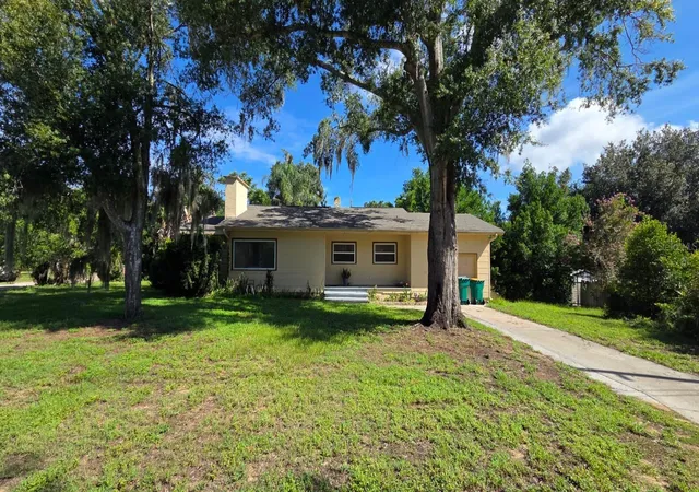 Photo 1 of Sale Pending at 1301 Scenic Ave, Eustis, FL 32726 | MLS# TB8544141 | Listing updated on 2026-09-04