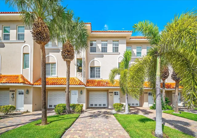Photo 2 of Townhouse for sale at 200 Brightwater Dr #8, Clearwater Beach, FL 33767 | MLS# TB8544149 | Listing updated on 2026-09-21