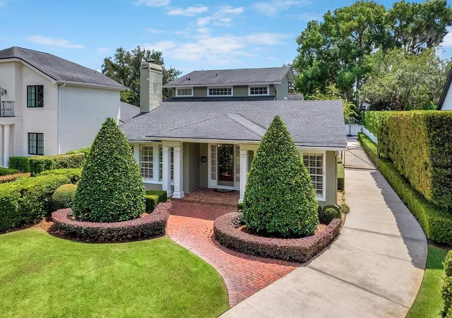 Photo 2 of Single family home for sale at 1200 Woodmere Dr, Winter Park, FL 32789 | MLS# O6437944 | Listing updated on 2026-09-14