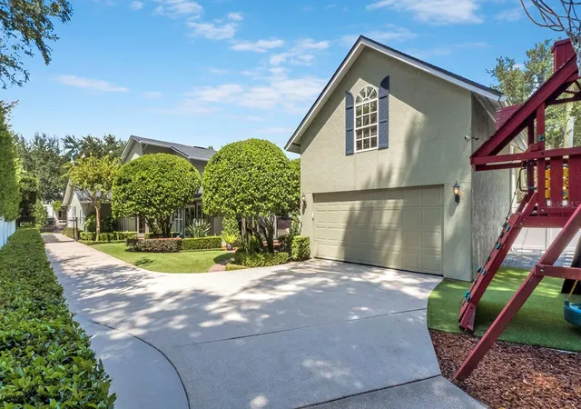 Photo 4 of Single family home for sale at 1200 Woodmere Dr, Winter Park, FL 32789 | MLS# O6437944 | Listing updated on 2026-09-14
