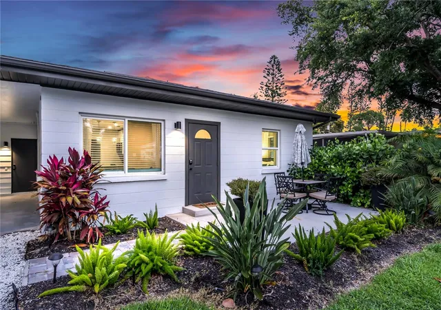 Photo 1 of Single family home for sale at 3231 New England St, Sarasota, FL 34231 | MLS# A4704625 | Listing updated on 2026-09-26