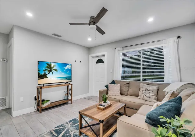 Photo 3 of Single family home for sale at 3231 New England St, Sarasota, FL 34231 | MLS# A4704625 | Listing updated on 2026-09-26