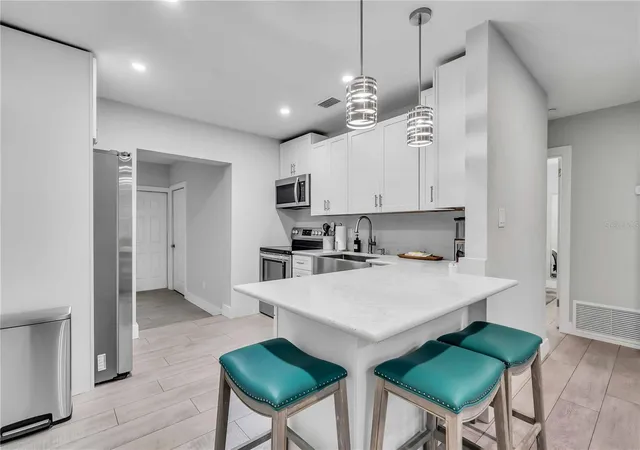 Photo 3 of Single family home for sale at 3231 New England St, Sarasota, FL 34231 | MLS# A4704625 | Listing updated on 2026-09-26