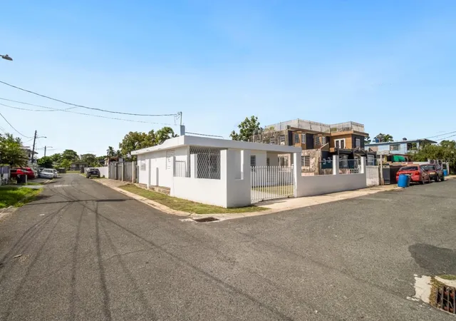Photo 3 of Sale Pending at 3 Urb Toaville #10, Toa Baja, PR 00949 | MLS# PR9123832 | Listing updated on 2026-09-19