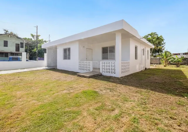Photo 3 of Sale Pending at 3 Urb Toaville #10, Toa Baja, PR 00949 | MLS# PR9123832 | Listing updated on 2026-09-19