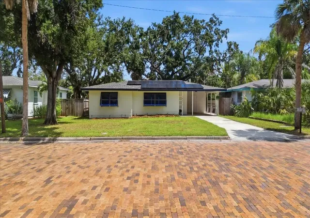 Photo 1 of Single family home for sale at 1837 Pasadena Dr, Dunedin, FL 34698 | MLS# W7889080 | Listing updated on 2026-09-22