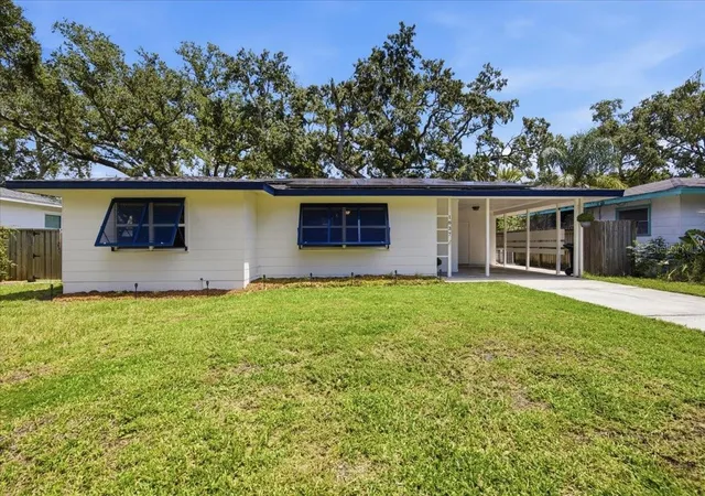 Photo 2 of Single family home for sale at 1837 Pasadena Dr, Dunedin, FL 34698 | MLS# W7889080 | Listing updated on 2026-09-22