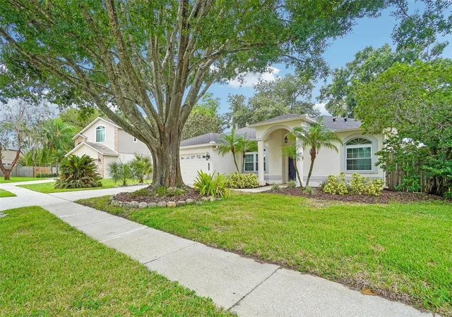 Photo 2 of Single family home for sale at 1605 Sand Holw Ln, Valrico, FL 33594 | MLS# TB8544160 | Listing updated on 2026-09-26
