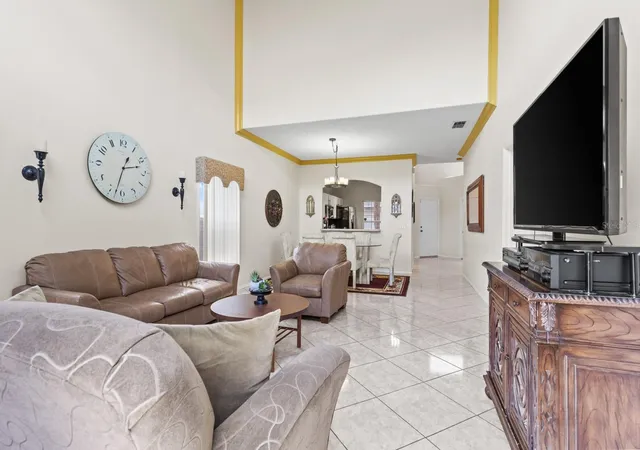 Photo 4 of Single family home for sale at 13037 Lily Pond Ct, Orlando, FL 32824 | MLS# R4911909 | Listing updated on 2026-09-07