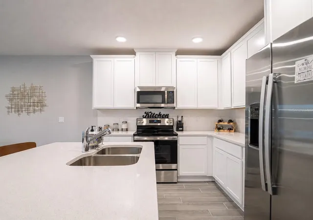 Photo 4 of Townhouse for sale at 4902 Livingston Ln, Oviedo, FL 32765 | MLS# O6437959 | Listing updated on 2026-09-02