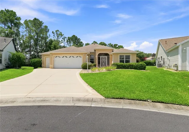 Photo 1 of Single family home for sale at 1304 De La Garza Pl, The Villages, FL 32162 | MLS# O6437971 | Listing updated on 2026-09-25