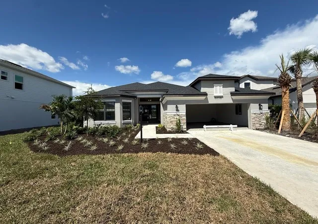 Photo 1 of Single family home for sale at 8208 Summer Night Rd, Sarasota, FL 34241 | MLS# O6437975 | Listing updated on 2026-09-01