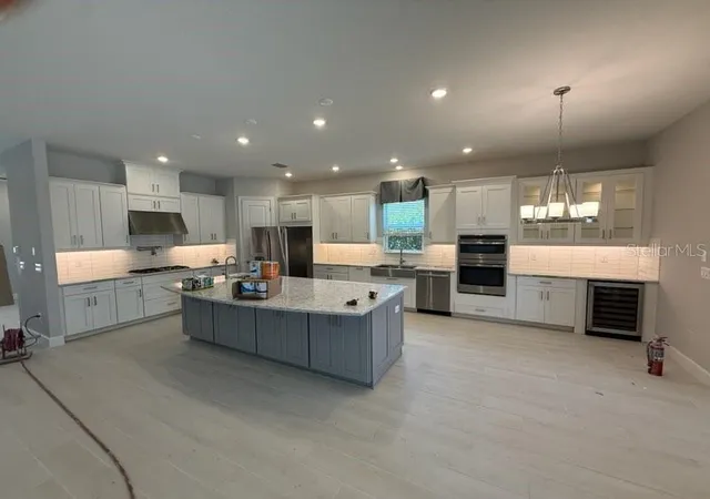 Photo 3 of Single family home for sale at 8208 Summer Night Rd, Sarasota, FL 34241 | MLS# O6437975 | Listing updated on 2026-09-01