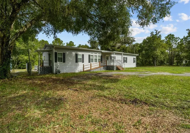 Manufactured home for sale at 2211 Pioneer Dr, LAKELAND, FL 33809 | MLS# L4964712