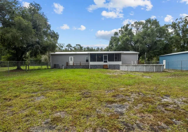 Photo 4 of Manufactured home for sale at 2211 Pioneer Dr, Lakeland, FL 33809 | MLS# L4964712 | Listing updated on 2026-09-13