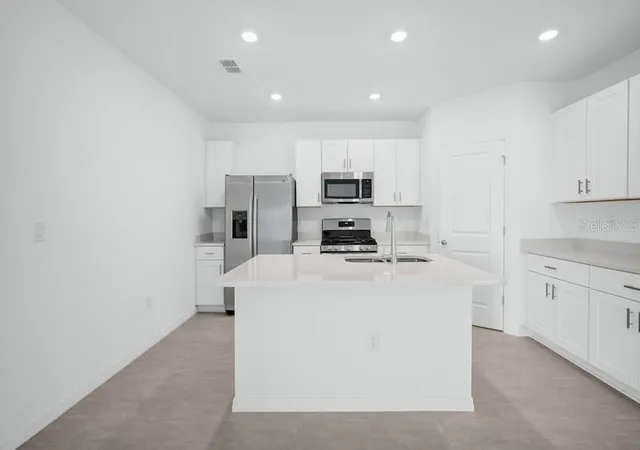 Photo 4 of Single family home for sale at 13835 Shellmore Ave, Palmetto, FL 34221 | MLS# TB8544189 | Listing updated on 2026-10-09