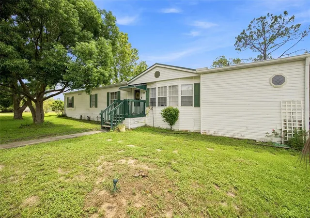 Photo 2 of Sale Pending at 12818 Hawk Hl Dr, Thonotosassa, FL 33592 | MLS# TB8544190 | Listing updated on 2026-09-18