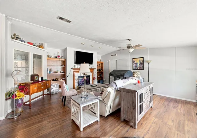 Photo 4 of Sale Pending at 12818 Hawk Hl Dr, Thonotosassa, FL 33592 | MLS# TB8544190 | Listing updated on 2026-09-18