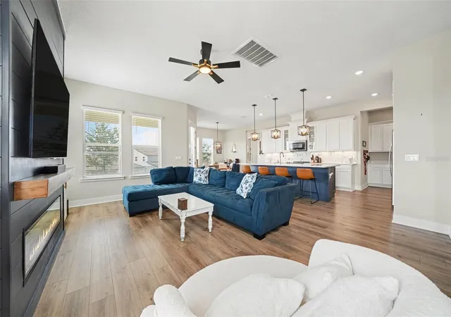 Photo 4 of Single family home for sale at 16260 Silver Grv Blvd, Winter Garden, FL 34787 | MLS# O6437986 | Listing updated on 2026-10-15