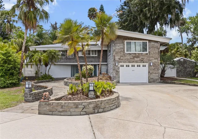 Photo 3 of Single family home for sale at 1830 Se 3rd Court, Crystal River, FL 34429 | MLS# G5117218 | Listing updated on 2026-09-02