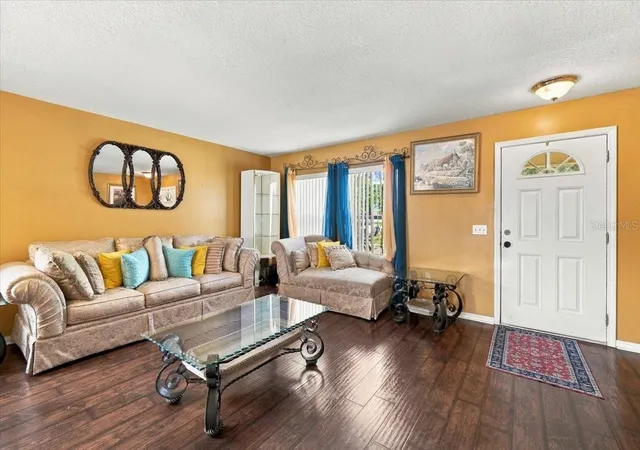 Photo 3 of Single family home for sale at 7517 Hunters Greene Cir, Lakeland, FL 33810 | MLS# L4964714 | Listing updated on 2026-09-24