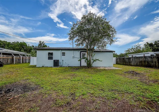 5th image of 7580 Meadowlawn Dr N, Saint Petersburg, FL 33702 | MLS# TB8544206
