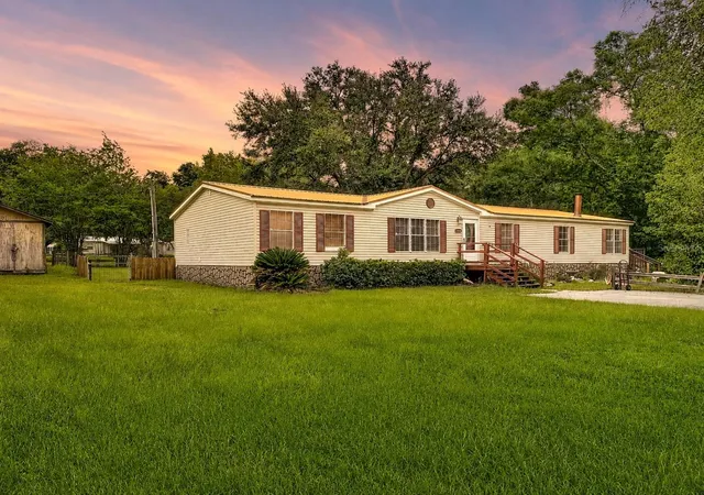 Photo 1 of Manufactured home for sale at 13906 Sw 132nd Place, Archer, FL 32618 | MLS# TB8544207 | Listing updated on 2026-09-02