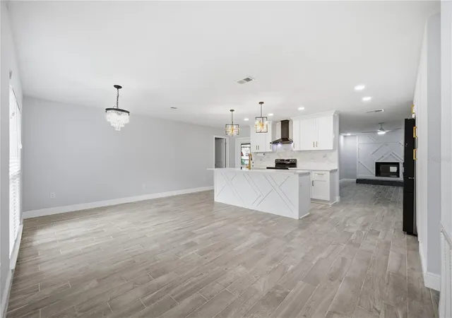 Photo 3 of Single family home for sale at 2005 Russell Dr, Tampa, FL 33618 | MLS# TB8544215 | Listing updated on 2026-10-03
