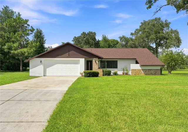 Photo 1 of Single family home for sale at 15125 Willowood Ln, Spring Hill, FL 34604 | MLS# W7889084 | Listing updated on 2026-10-02