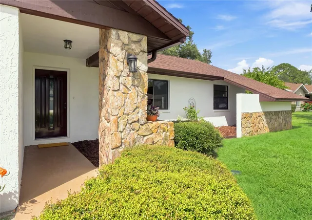 Photo 3 of Single family home for sale at 15125 Willowood Ln, Spring Hill, FL 34604 | MLS# W7889084 | Listing updated on 2026-10-02