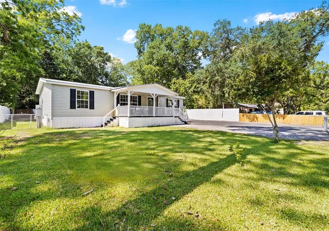 Photo 4 of Manufactured home for sale at 347 Abbey Ave, Saint Augustine, FL 32084 | MLS# FC321123 | Listing updated on 2026-09-06