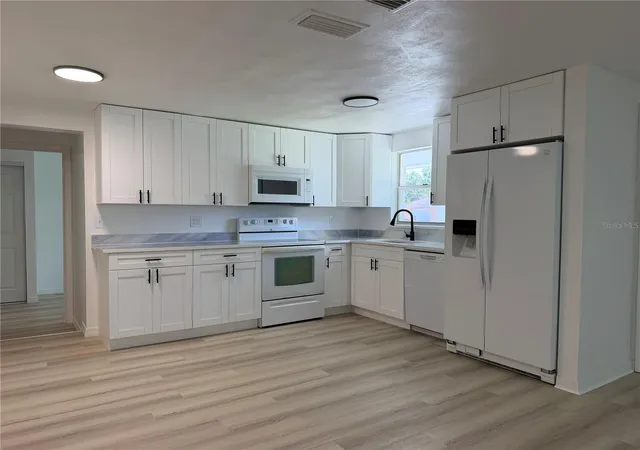 Photo 4 of Single family home for sale at 4533 Grand Central Ave, New Port Richey, FL 34652 | MLS# TB8544246 | Listing updated on 2026-09-01