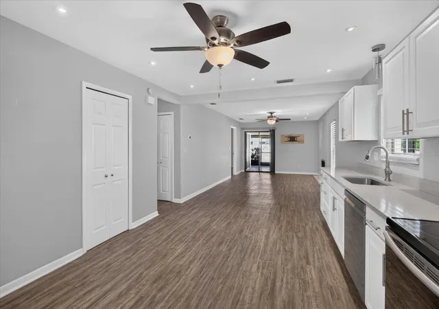 Photo 3 of House for sale at 7360 Ulmerton Rd #2E, Largo, FL 33771 | MLS# V4951040 | Listing updated on 2026-09-20