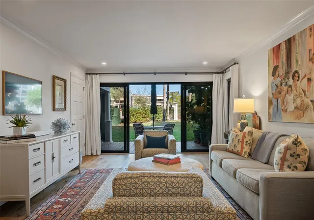 Photo 4 of Condo for sale at 100 S Interlachen Ave #101, Winter Park, FL 32789 | MLS# O6438038 | Listing updated on 2026-09-25