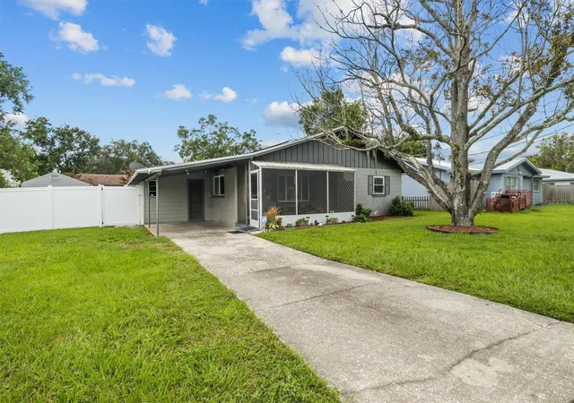 Photo 1 of Single family home for sale at 1815 E Calhoun St, Plant City, FL 33563 | MLS# L4964717 | Listing updated on 2026-09-07
