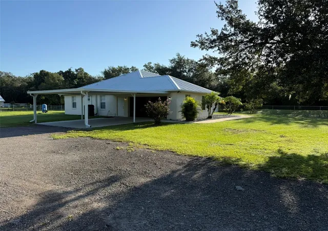 Photo 3 of Sale Pending at 1978 Wooten Rd, Dover, FL 33527 | MLS# L4964718 | Listing updated on 2026-09-26