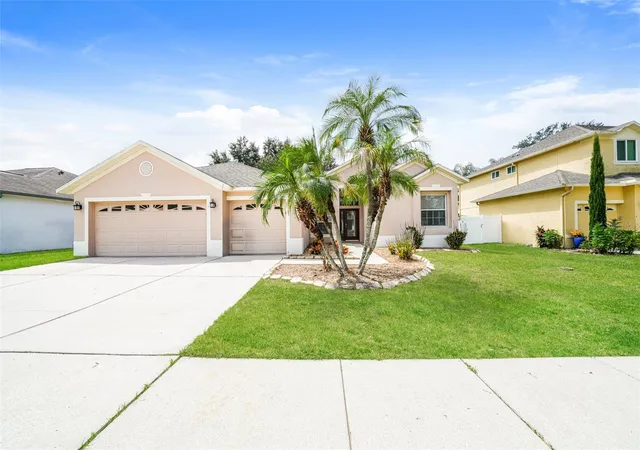 Photo 1 of Sale Pending at 4320 Balington Dr, Valrico, FL 33596 | MLS# TB8544263 | Listing updated on 2026-09-29