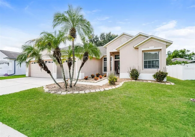 Photo 2 of Sale Pending at 4320 Balington Dr, Valrico, FL 33596 | MLS# TB8544263 | Listing updated on 2026-09-29