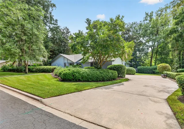Photo 4 of Sale Pending at 2445 NW 15th Place, Gainesville, FL 32605 | MLS# GC543162 | Listing updated on 2026-09-14