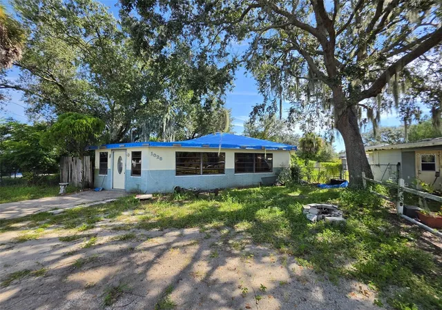 Photo 1 of Single family home for sale at 1028 Sunshine Dr E, Lakeland, FL 33801 | MLS# TB8544271 | Listing updated on 2026-09-29