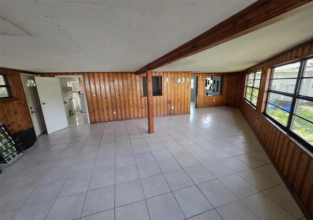 Photo 3 of Single family home for sale at 1028 Sunshine Dr E, Lakeland, FL 33801 | MLS# TB8544271 | Listing updated on 2026-09-29