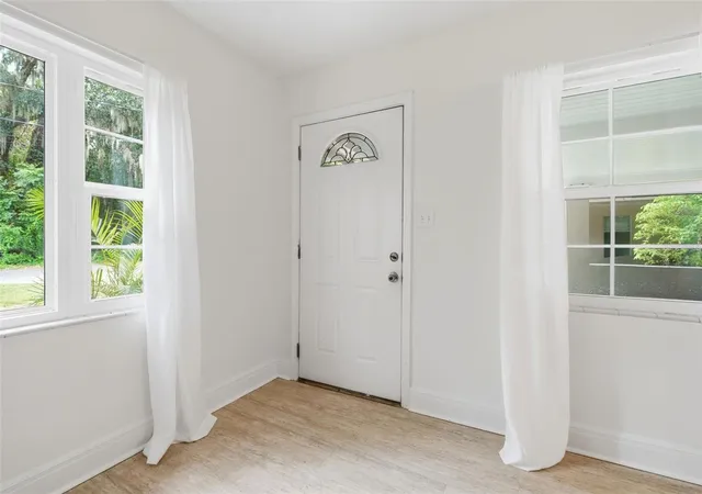 Photo 2 of Single family home for sale at 324 W 12th Avenue, Mount Dora, FL 32757 | MLS# G5117227 | Listing updated on 2026-09-05