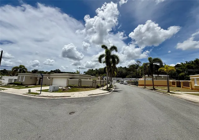 Photo 2 of Single family home for sale at 834 Calle 3 #B13, Guaynabo, PR 00971 | MLS# PR9123843 | Listing updated on 2026-09-02